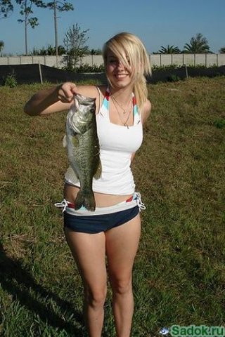 113girls fishing.